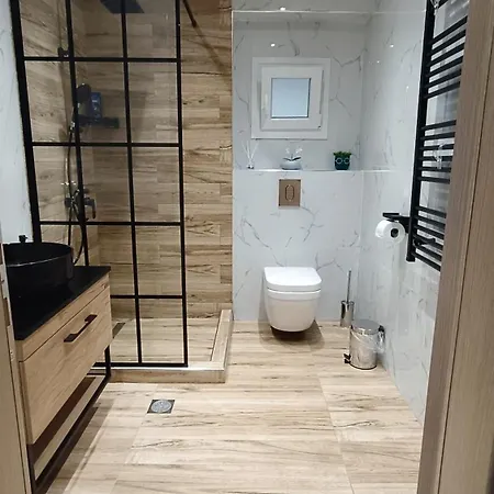 Comfort Corner Spacious & Quiet 2br In * Tessalónica